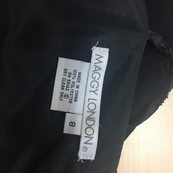 Black dress - Picture 6 of 8